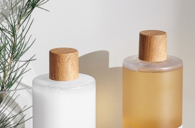 A 2005-ben alapított, 13000 négyzetméteres szabványos gyárépülettel rendelkezik, a kutatás-fejlesztés, a gyártás és az értékesítés gyűjteménye az egyik kozmetikai csomagolóanyag-gyártó vállalkozásban.