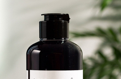 A 2005-ben alapított, 13000 négyzetméteres szabványos gyárépülettel rendelkezik, a kutatás-fejlesztés, a gyártás és az értékesítés gyűjteménye az egyik kozmetikai csomagolóanyag-gyártó vállalkozásban.